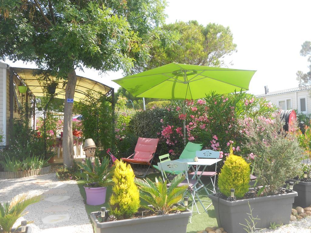 Camping Officiel Siblu Le Lac Des Reves Lattes Bagian luar foto