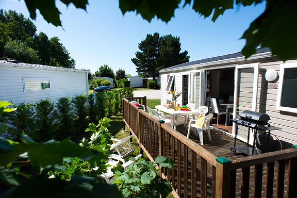 Camping Officiel Siblu Le Lac Des Reves Lattes Bagian luar foto